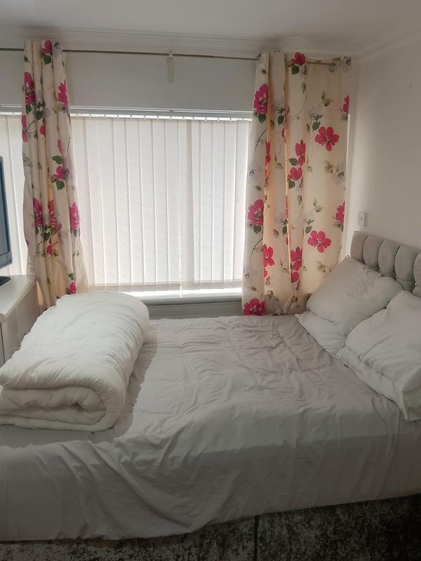 Room St Christopher's Drive in Huyton