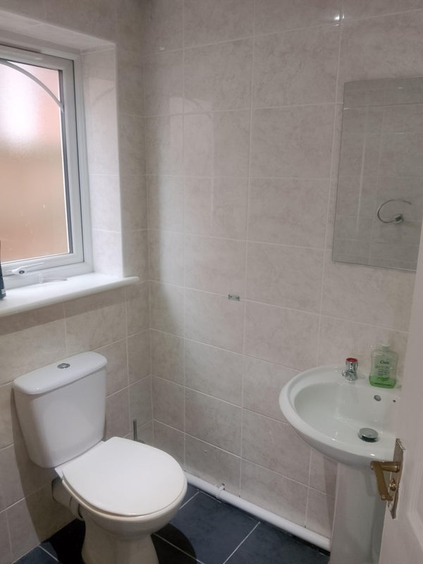 Room St Christopher's Drive in Huyton