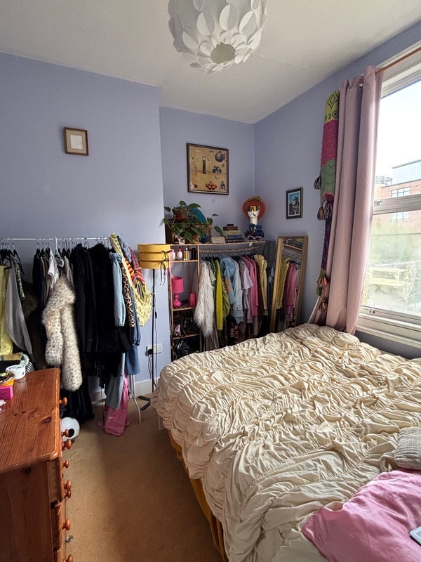 Room Bedford Road in Greater London