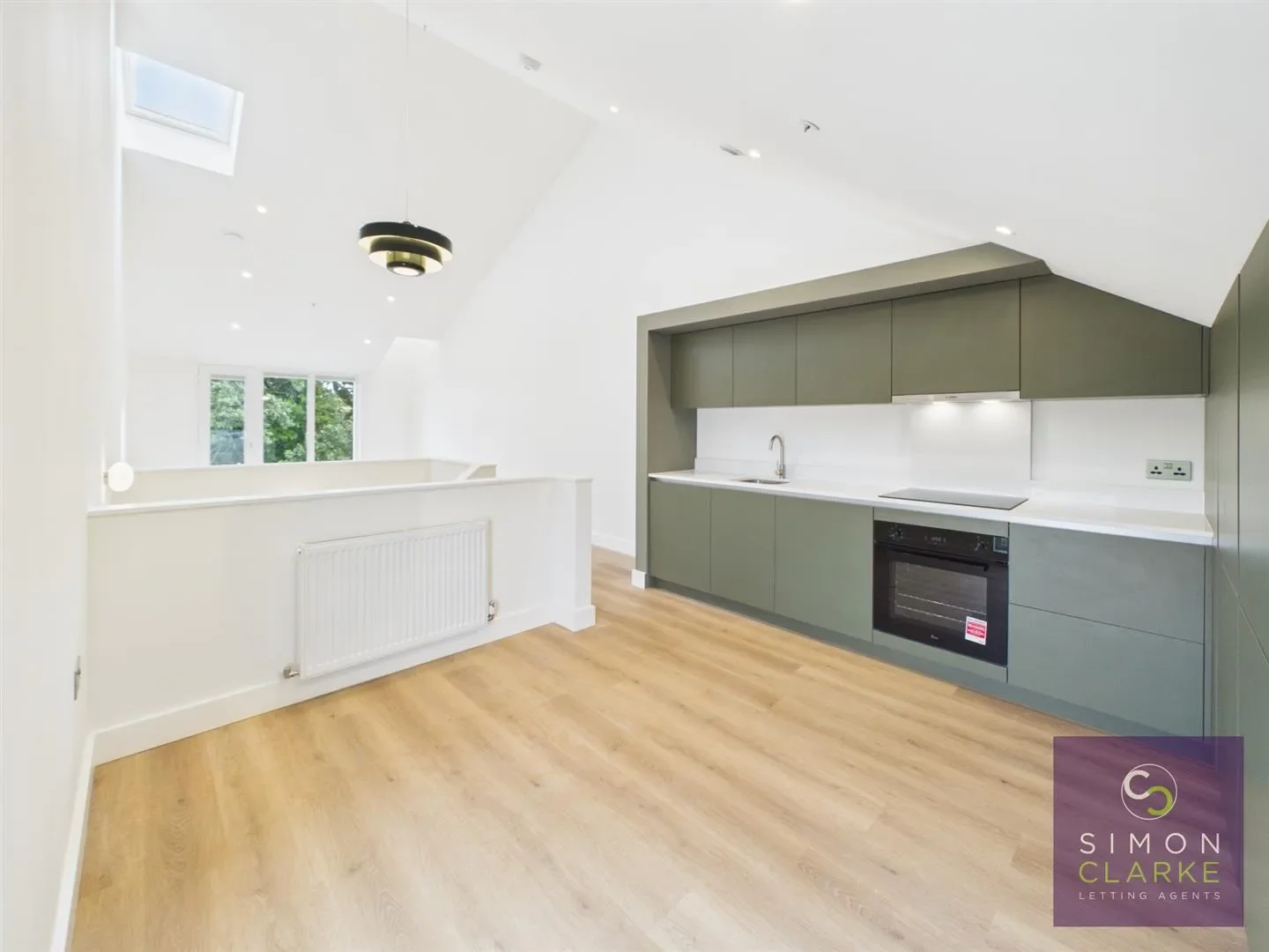 Flat Weirdale Avenue in Greater London