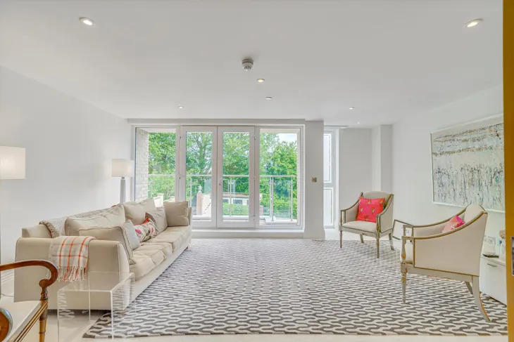 Room Thackeray Close in Greater London