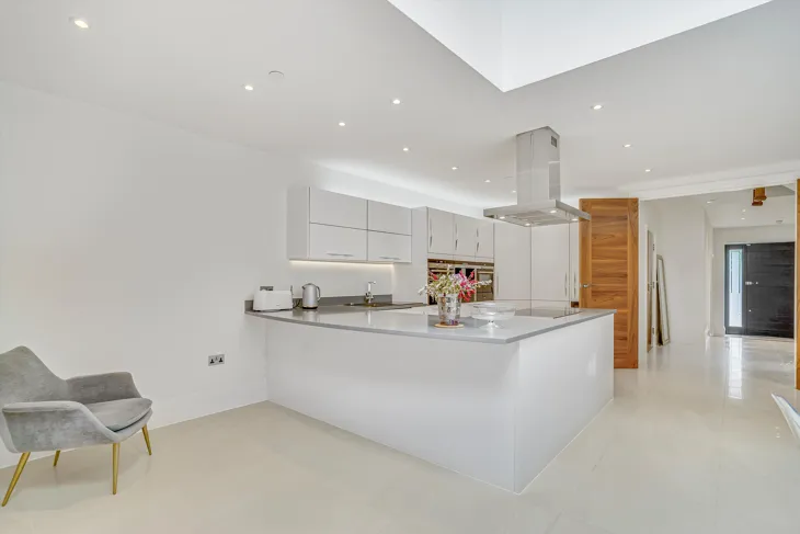 Room Thackeray Close in Greater London