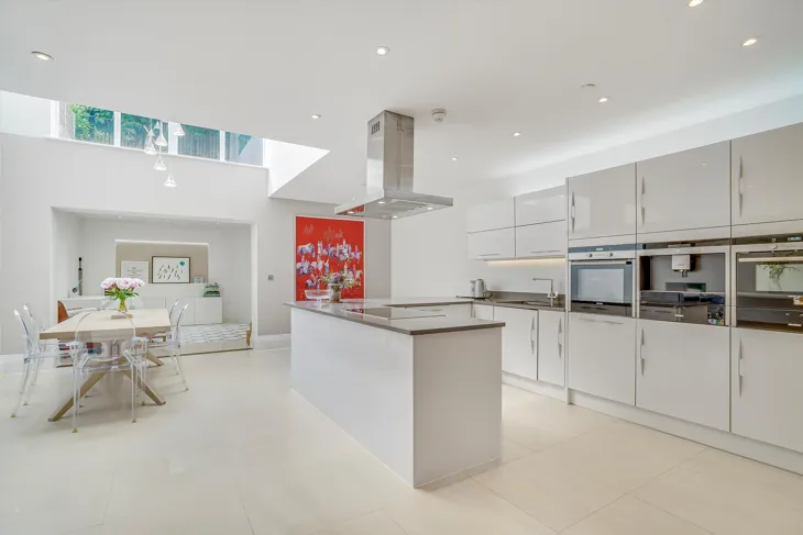 Room Thackeray Close in Greater London