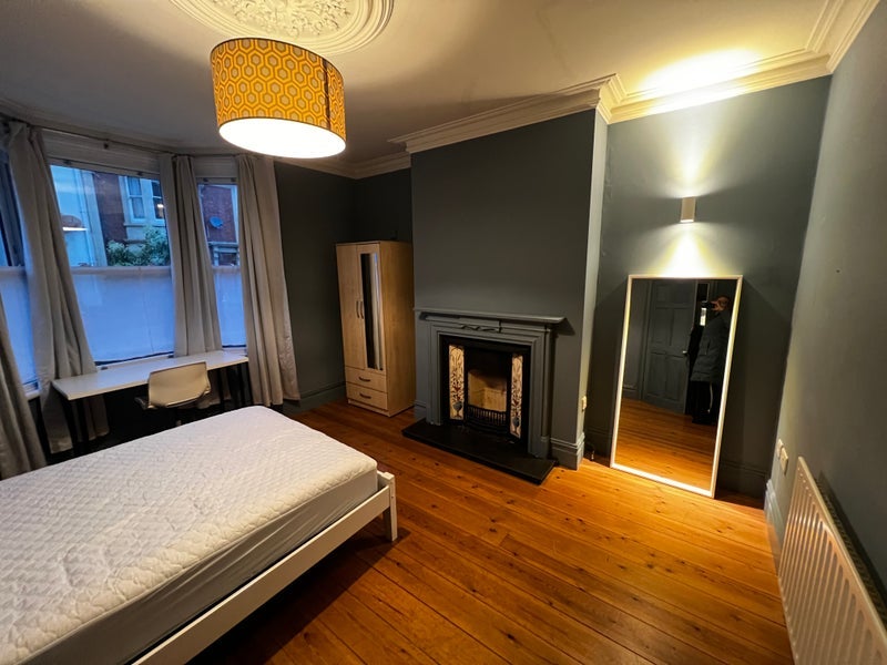 Room Kingston Road in Bristol