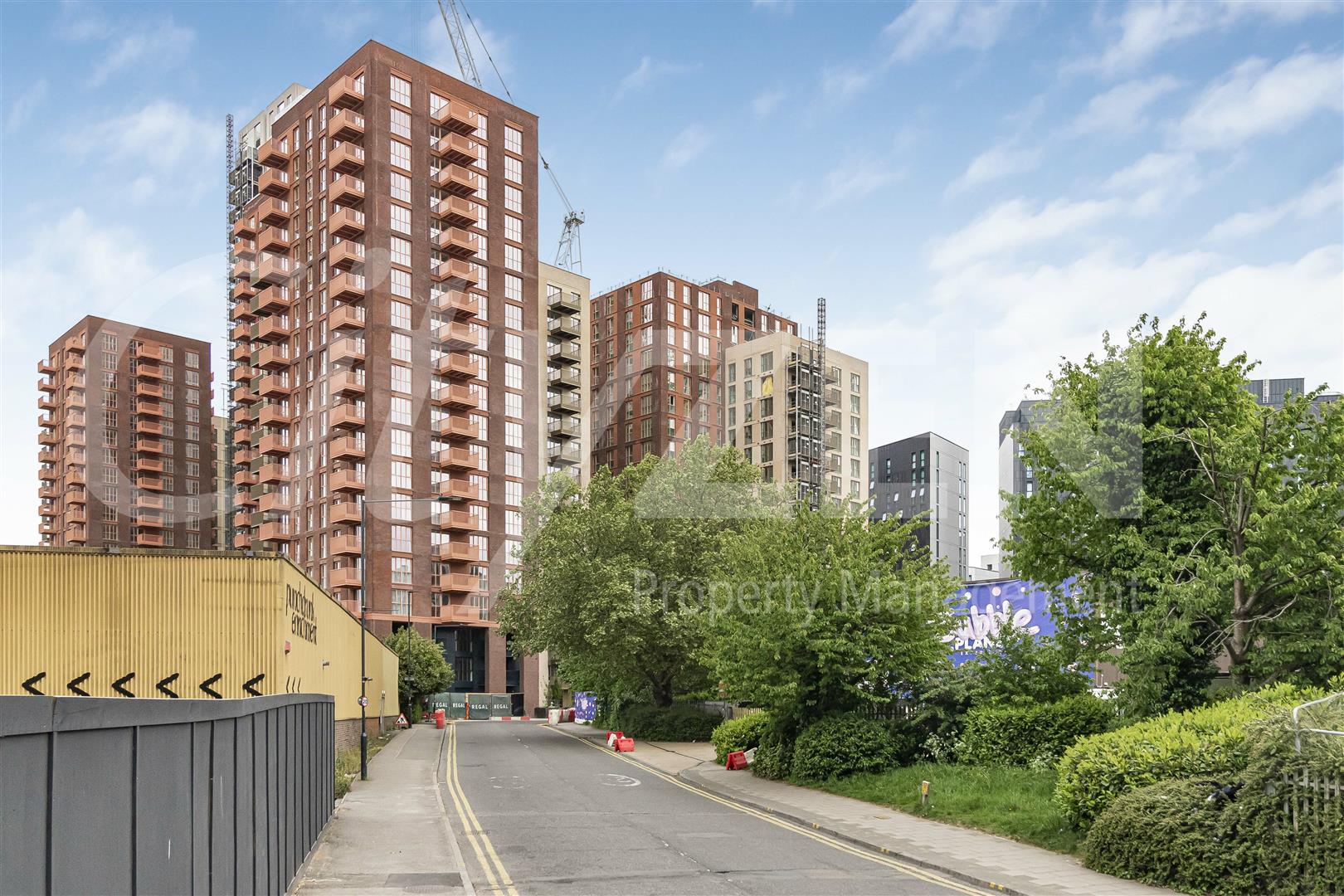Flat Fulton Road in Greater London