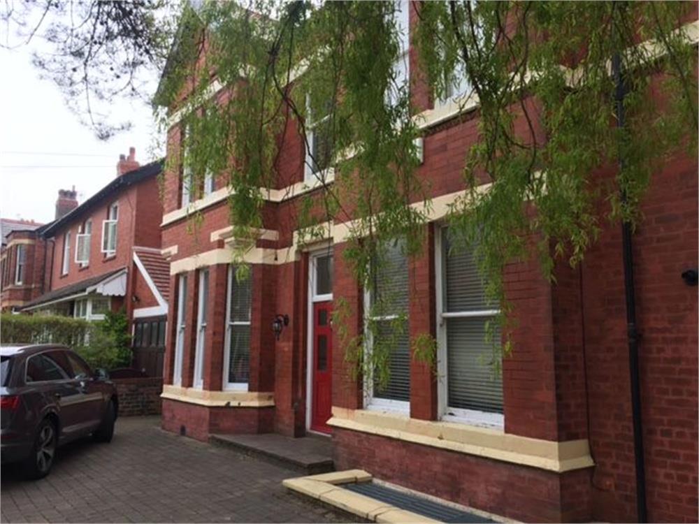 Flat Agnes Road in Birkenhead