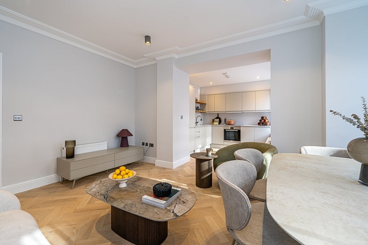 Flat King Street in Greater London