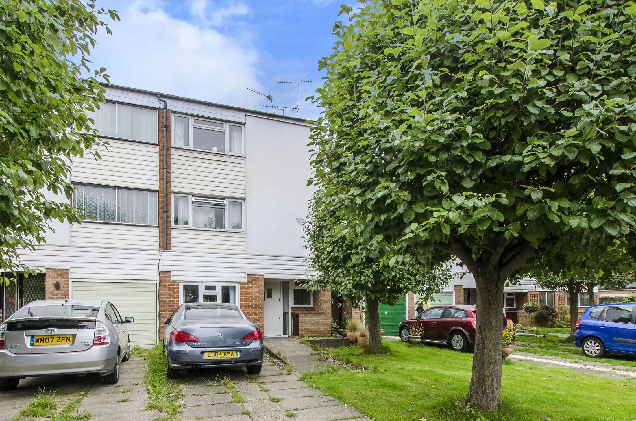 Flat Castlebar Hill in Greater London