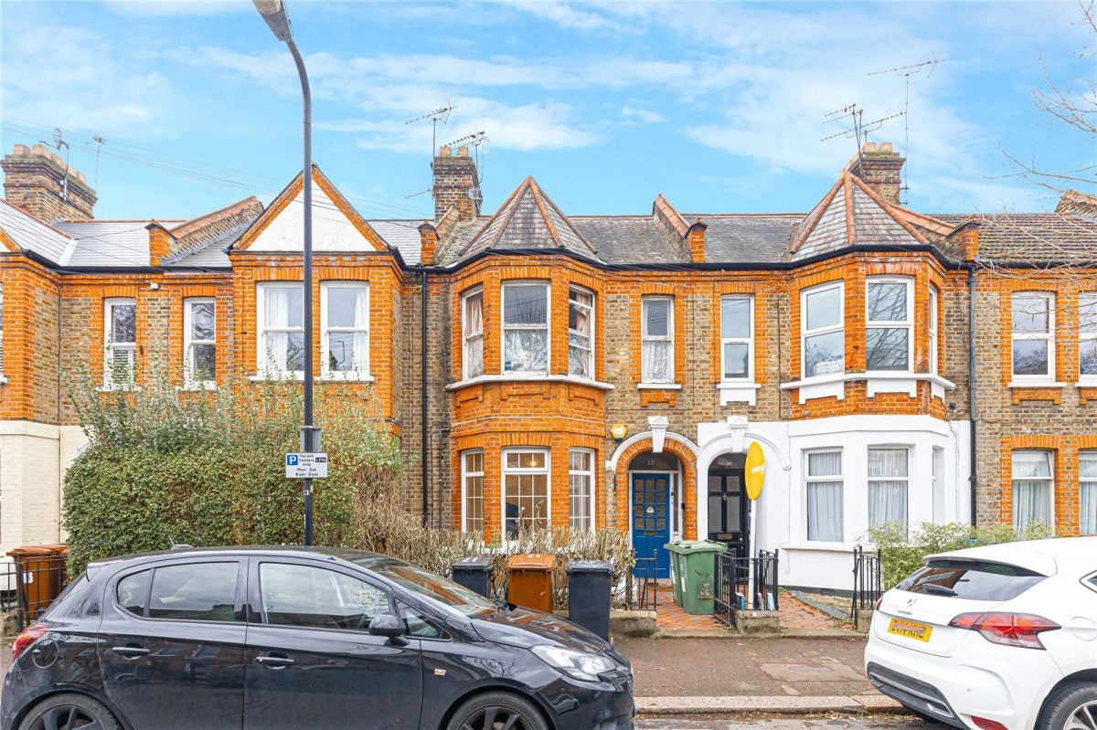 Flat Carr Road in Greater London