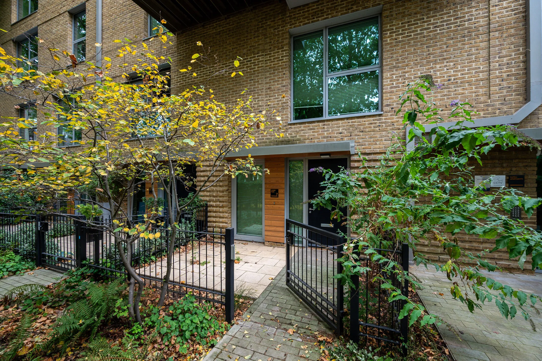 Flat Victory Place in Greater London