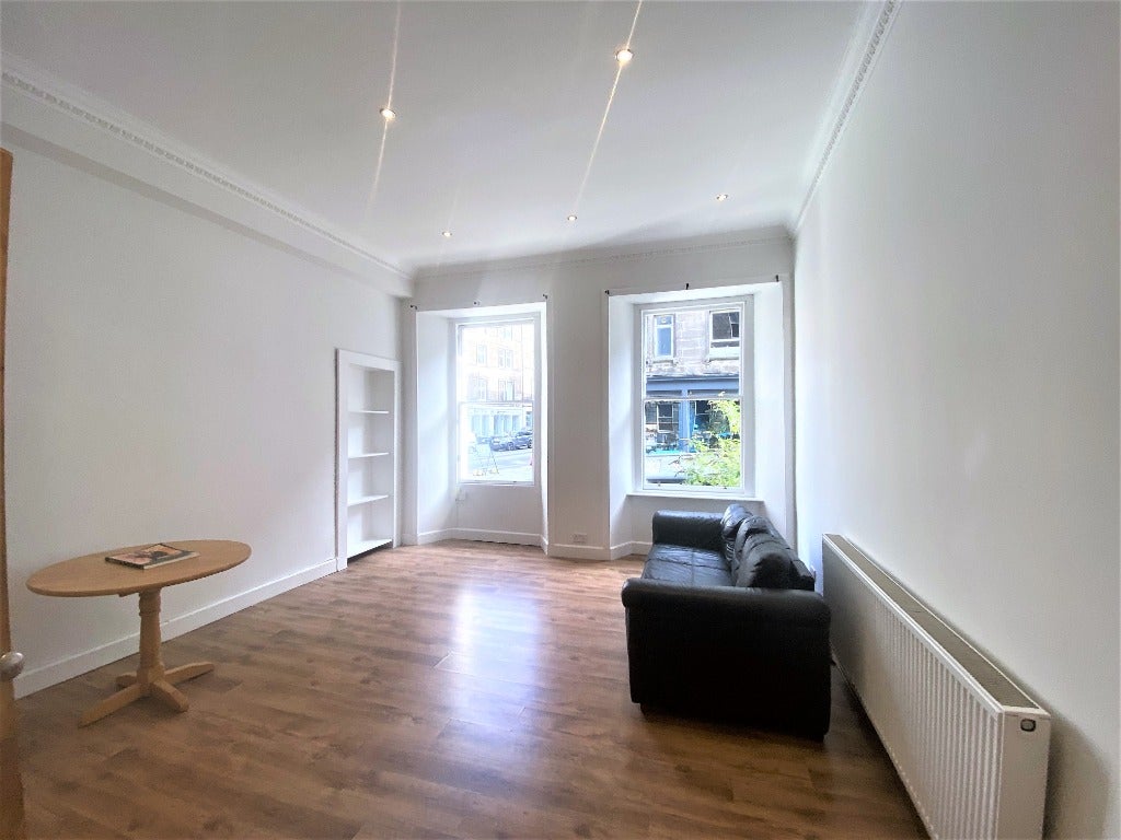 Flat Grove Street in City of Edinburgh
