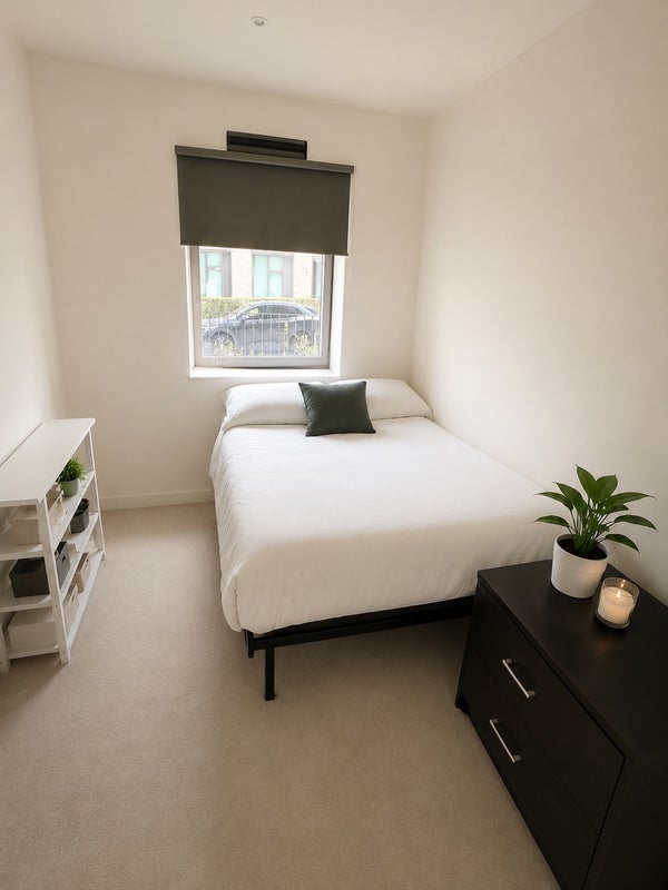 Room Royal Crest Avenue in Greater London