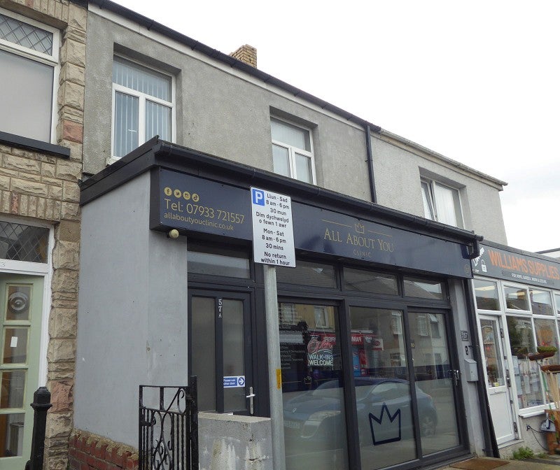 Flat Commercial Street in Kenfig Hill