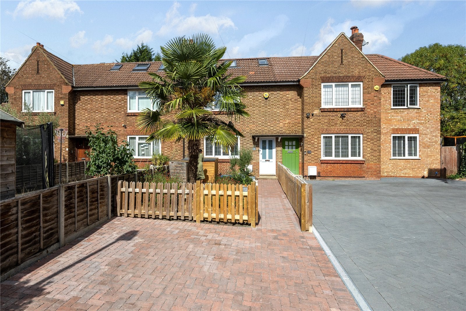 House Thompson Avenue in Greater London