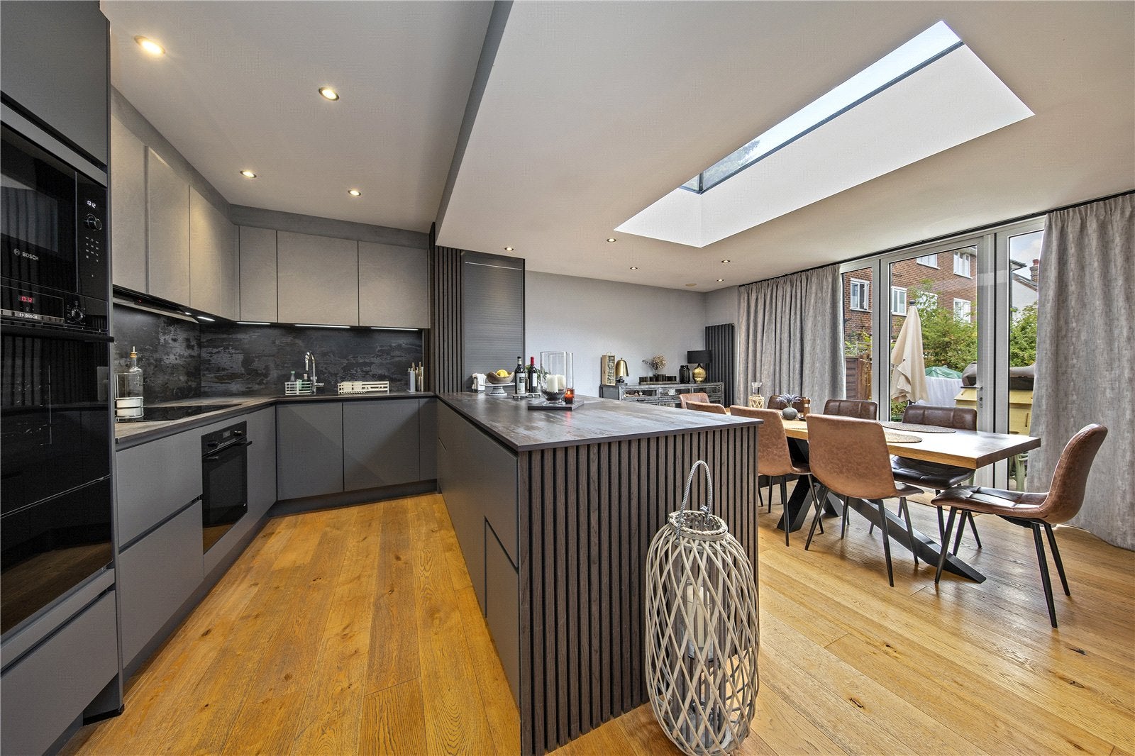 House Thompson Avenue in Greater London