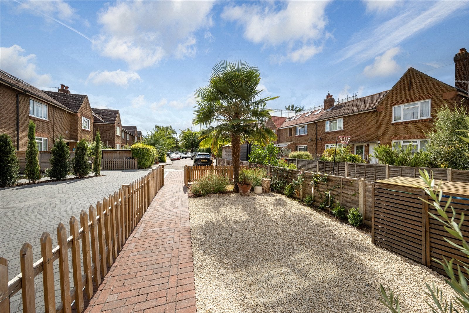 House Thompson Avenue in Greater London