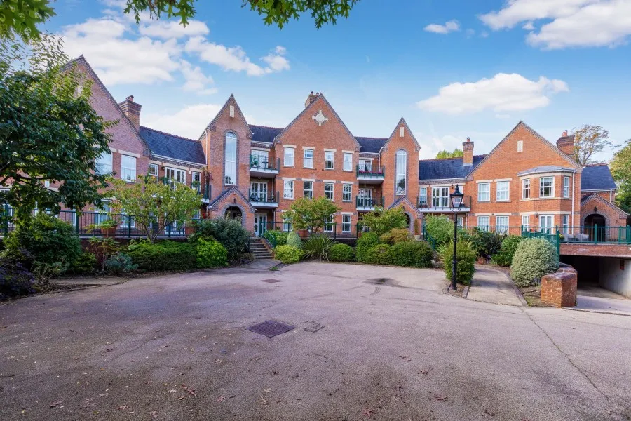 Flat Sandhills Lane in Borough of Runnymede
