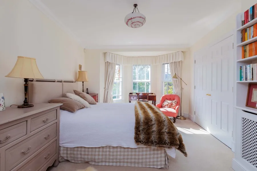 Flat Sandhills Lane in Borough of Runnymede