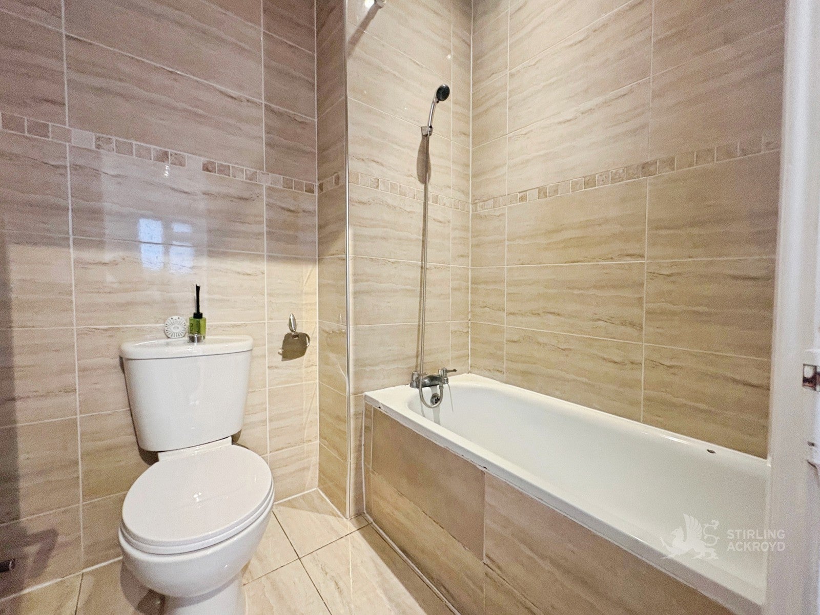 Flat Wellesley Road in Greater London