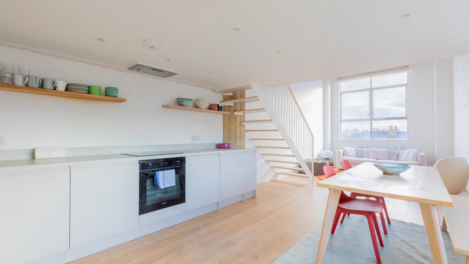 Flat Mare Street in Greater London