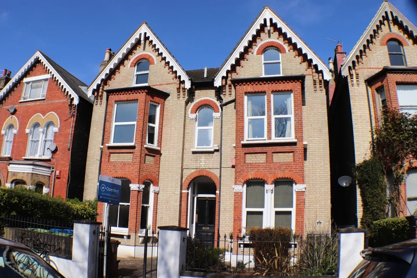 Flat Marmora Road in Greater London
