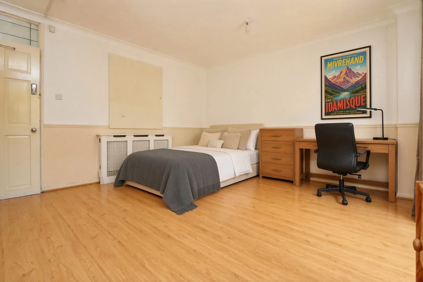 Room Jupp Road West in Greater London