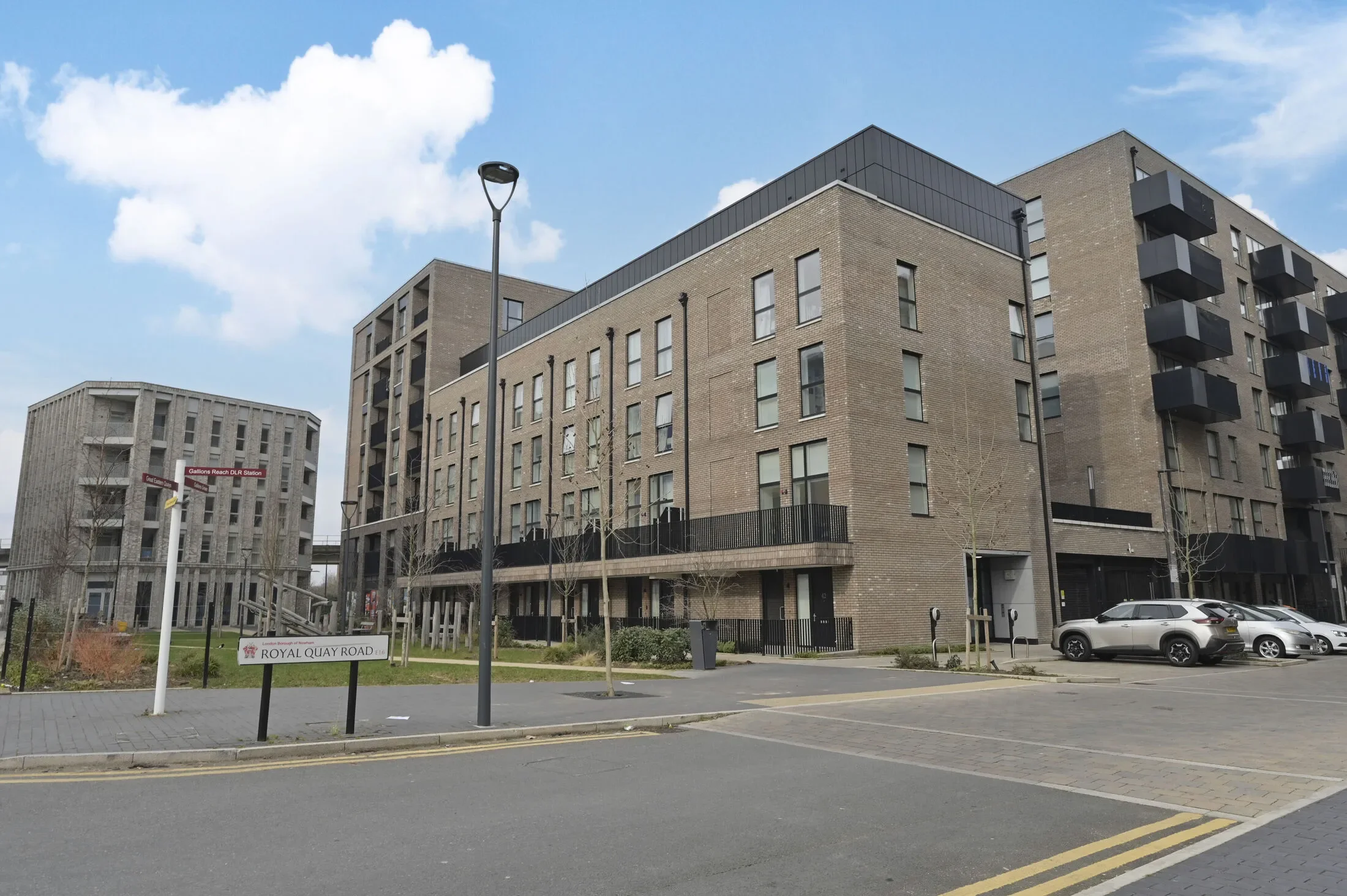 Flat Gallions Road in Greater London