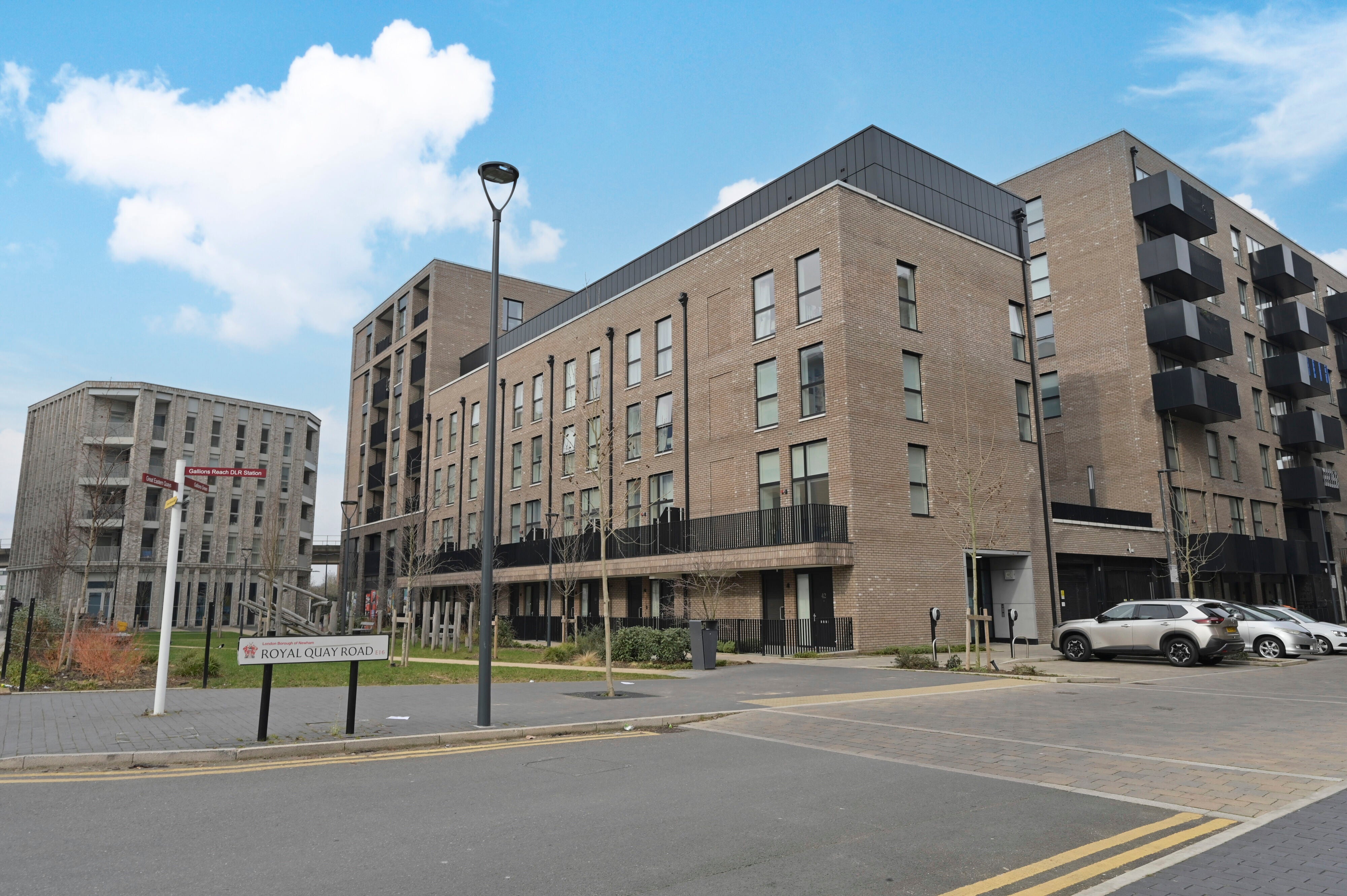 Flat Gallions Road in Greater London