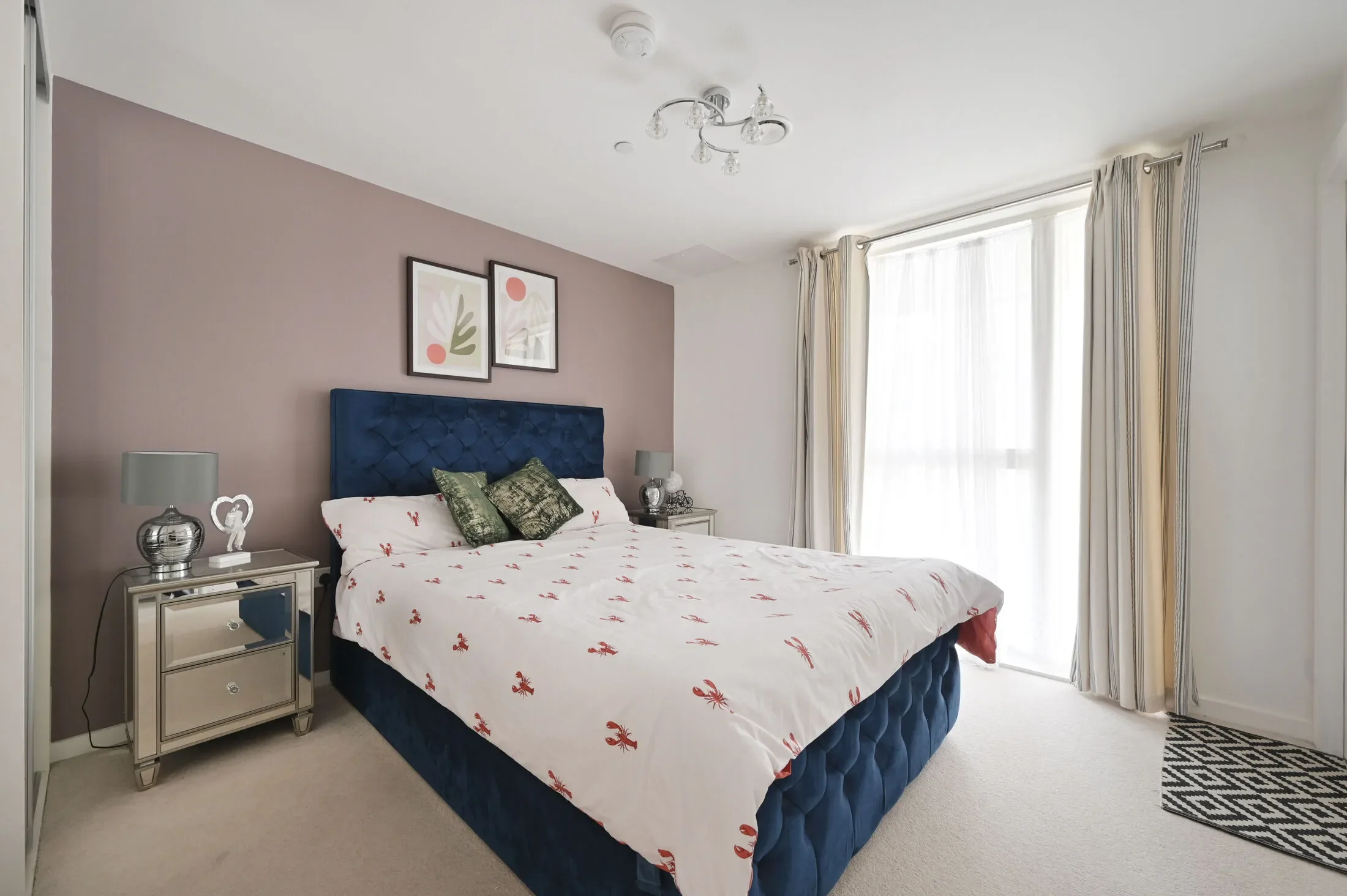Flat Gallions Road in Greater London