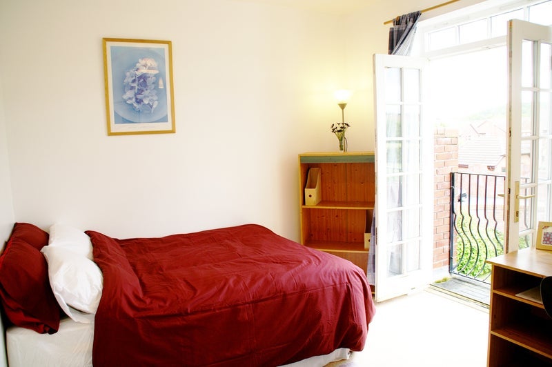 House Gatcombe Way in Priorslee Village