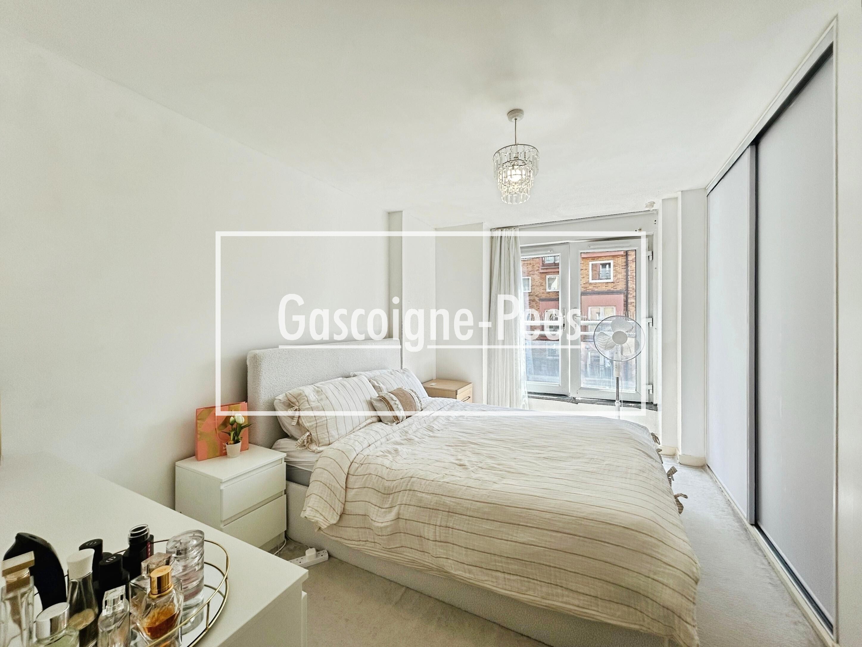 Flat Glebe Gardens in Basingstoke and Deane