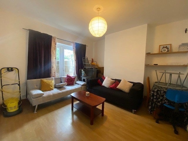 Room Howard Avenue in Bristol
