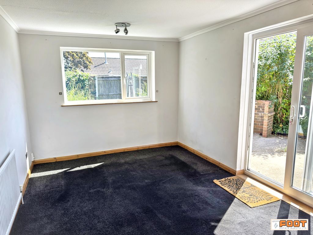 House Sidlesham Close in Hayling Island