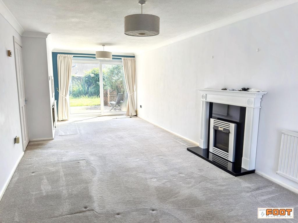 House Sidlesham Close in Hayling Island
