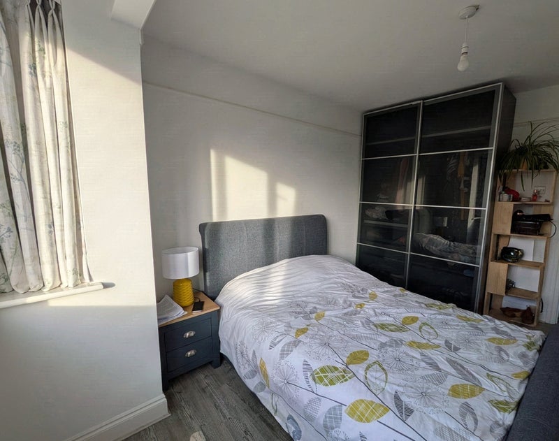 Room Roehampton Vale in Greater London