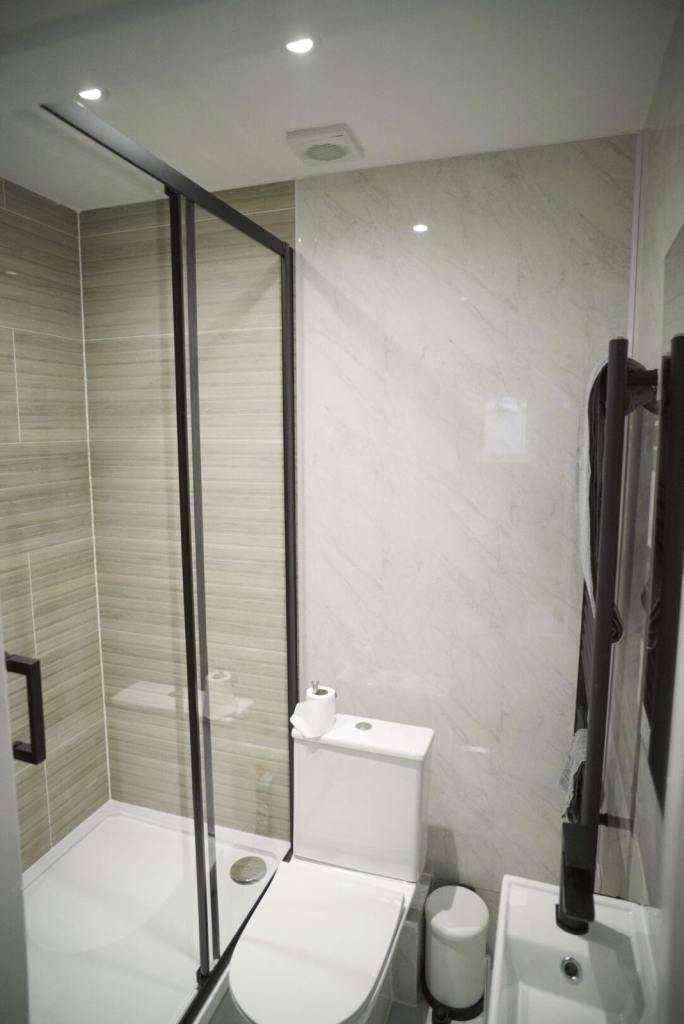 Flat Kingsland Road in Greater London