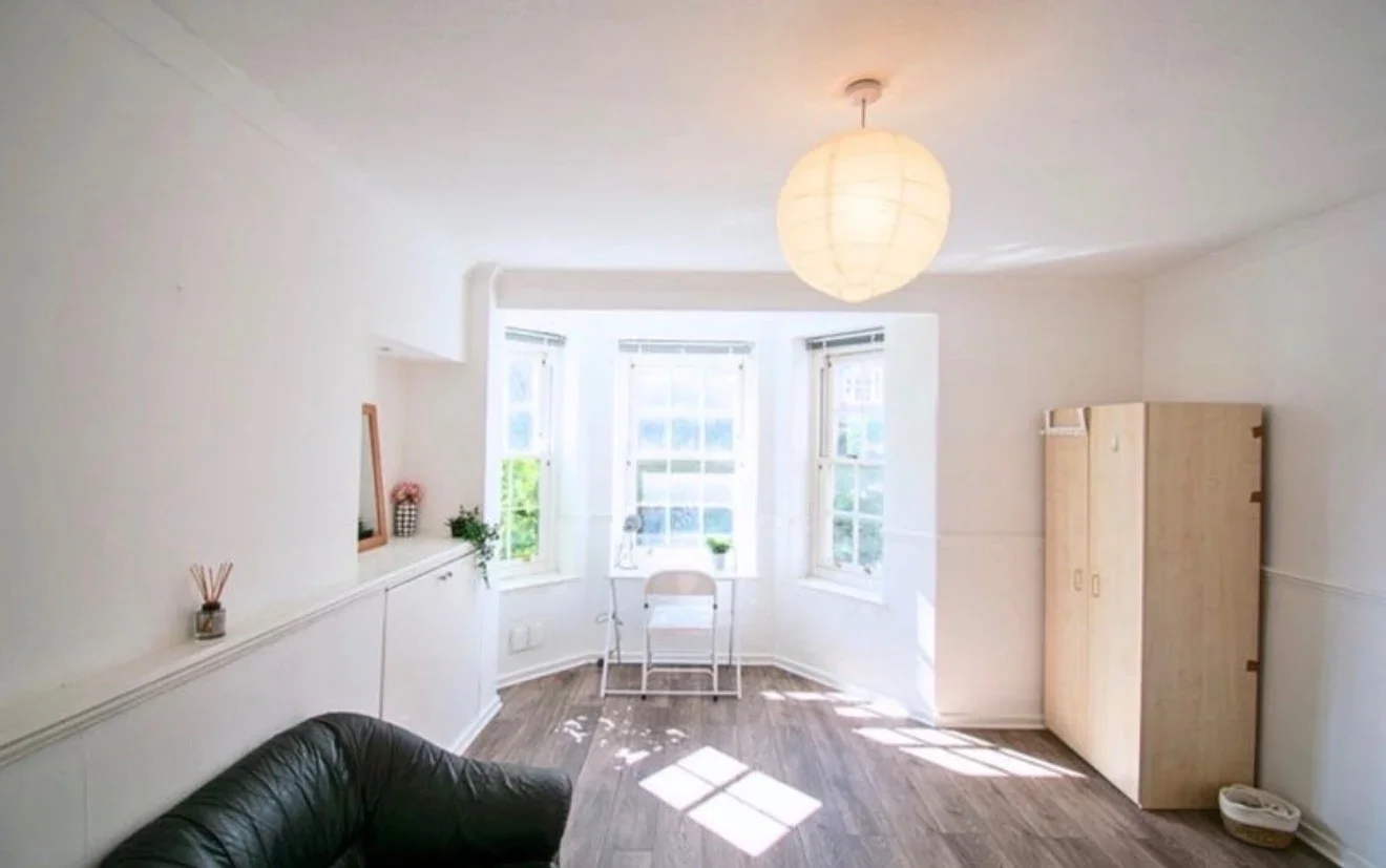 Flat Wickham Street in Greater London