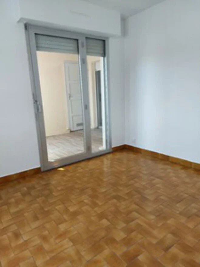 Appartement Rue des Pélicans à Nîmes