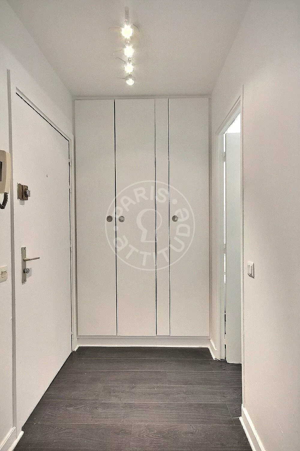 Flat Rue des Poissonniers in Neuilly-sur-Seine