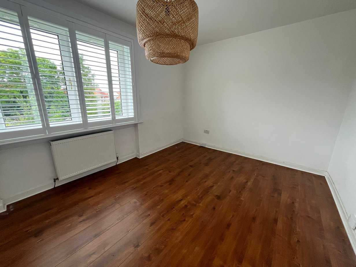 Flat Granton Road in City of Edinburgh