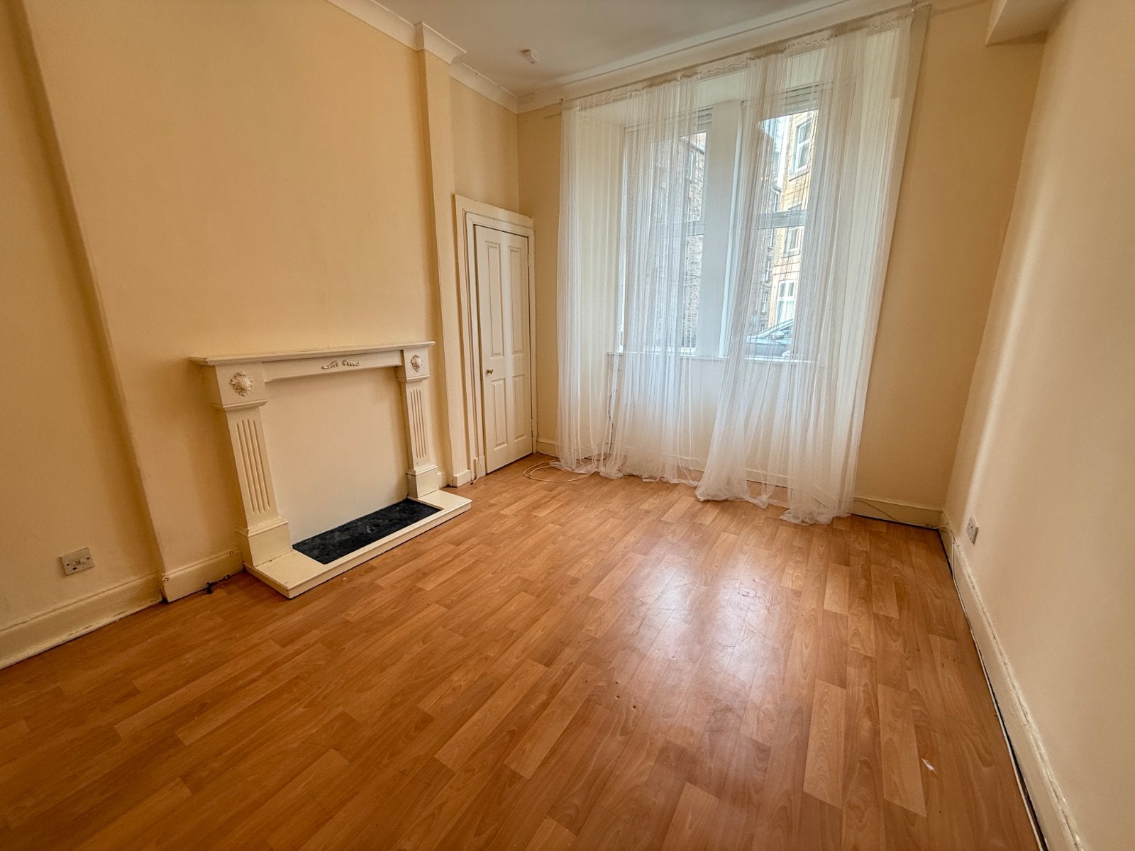 Flat Broughton Road in City of Edinburgh