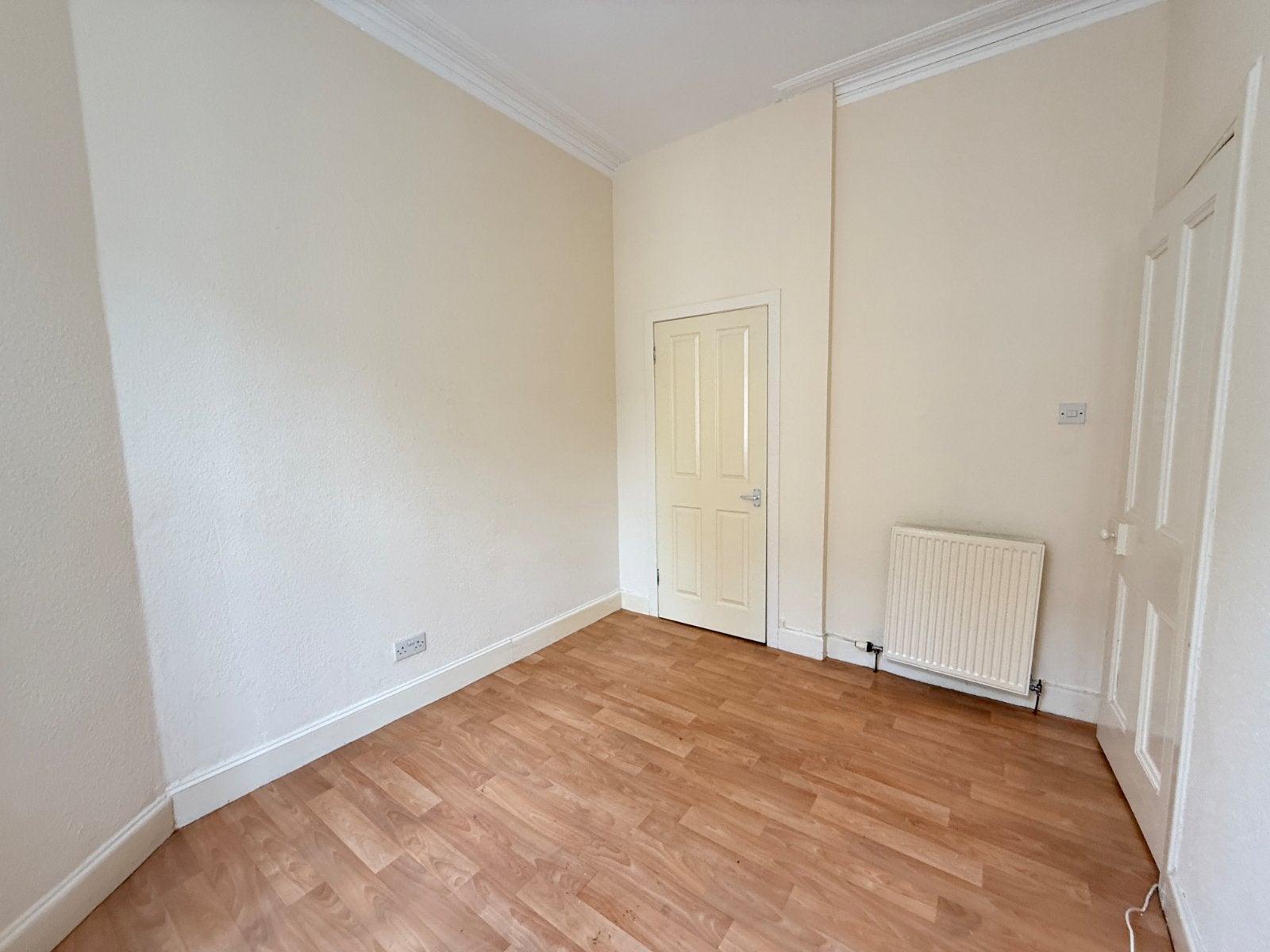 Flat Broughton Road in City of Edinburgh