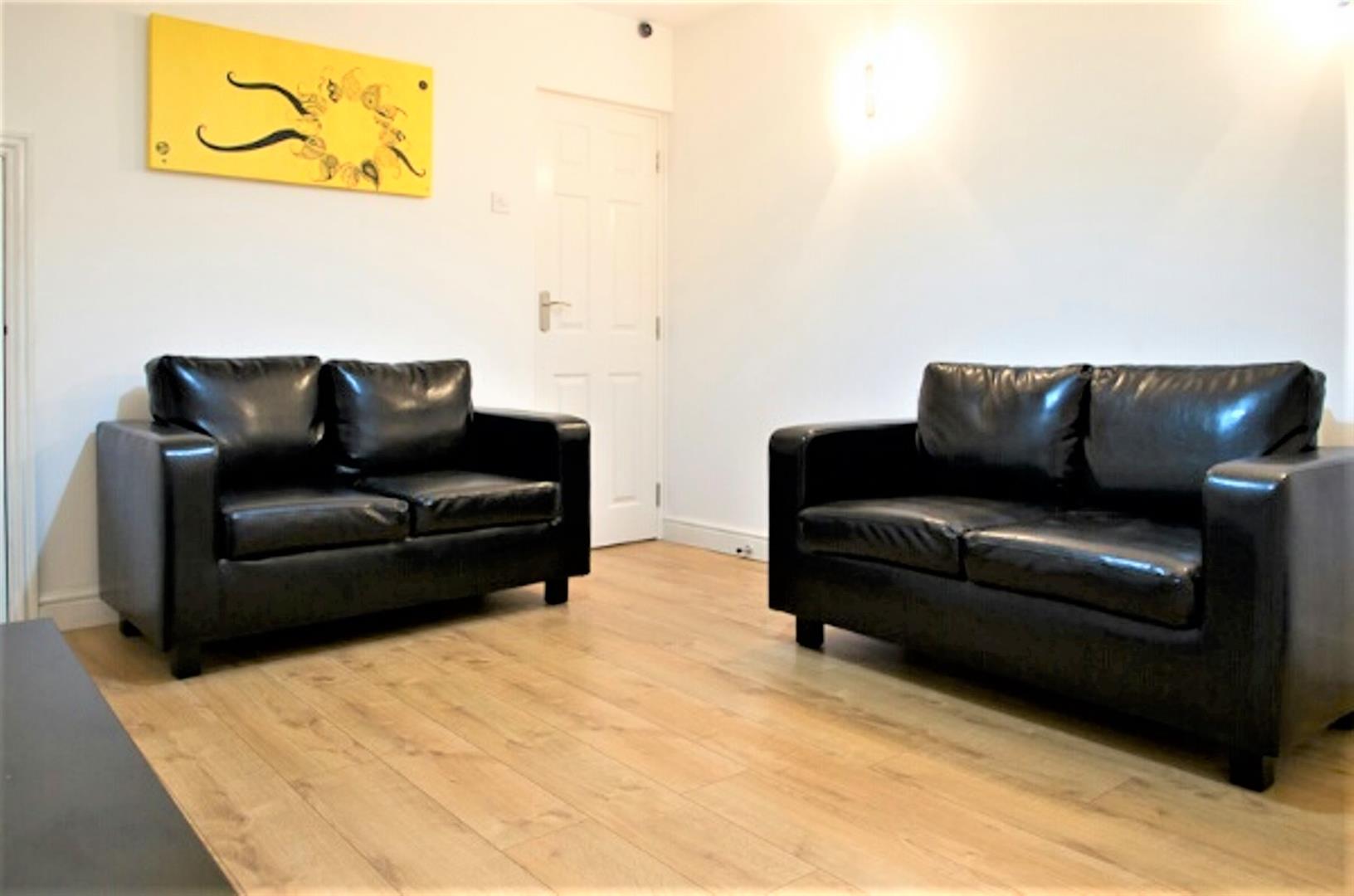 Room Hubert Road in Birmingham