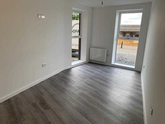 Flat Emery Road in Bristol