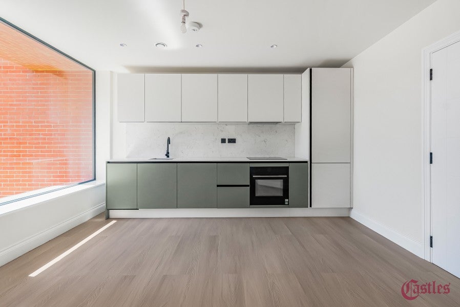 Flat Harold Road in Greater London