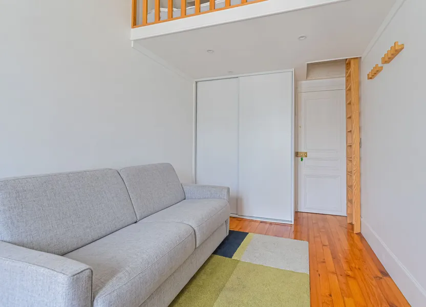 Appartement Rue des Saussaies à Paris