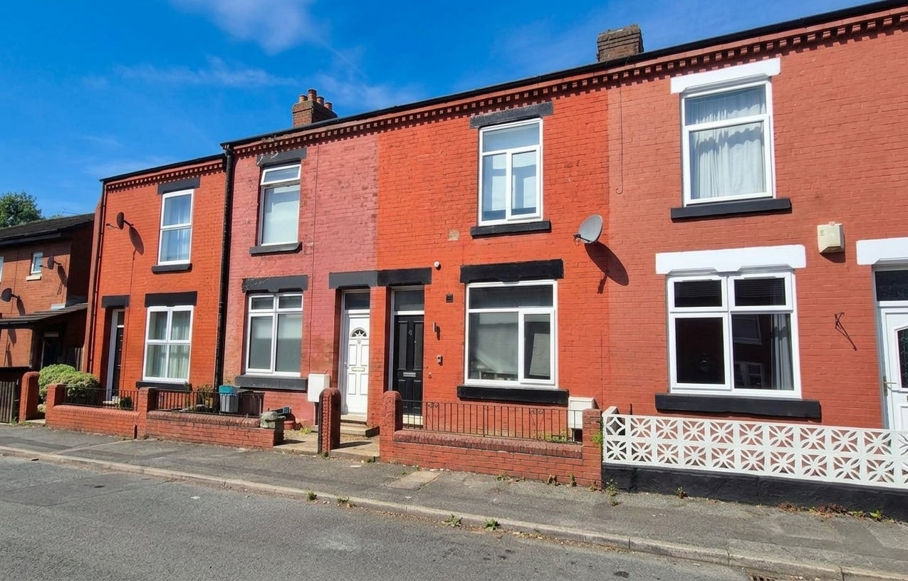 Room Derby Avenue in Salford