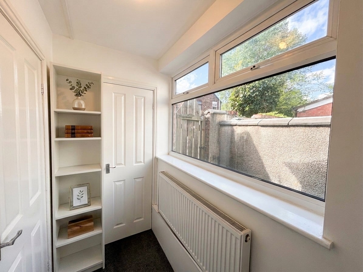 Room Derby Avenue in Salford