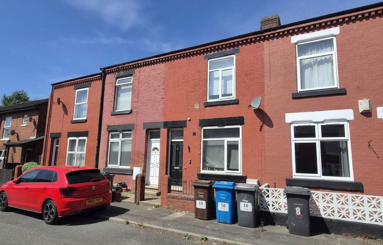 Room Derby Avenue in Salford