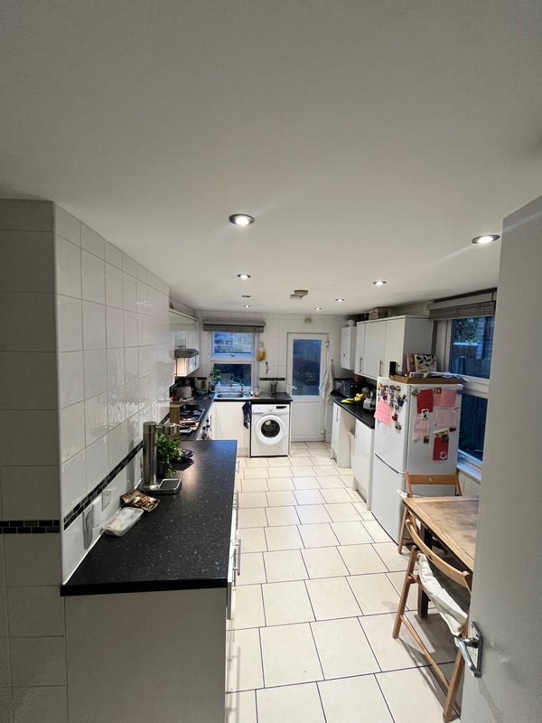 Room Wearside Road in Greater London